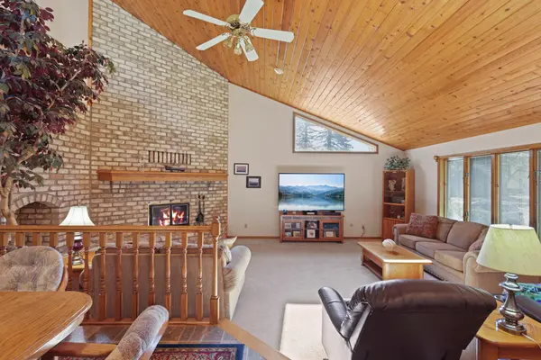 65 Logan AVE E, West Saint Paul, MN 55118