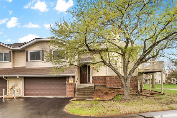 1005 Aston CIR, Burnsville, MN 55337