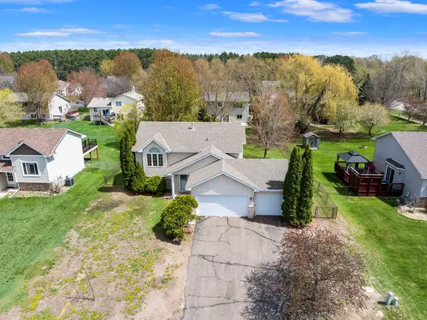 7606 Behm LN, Lino Lakes, MN 55014