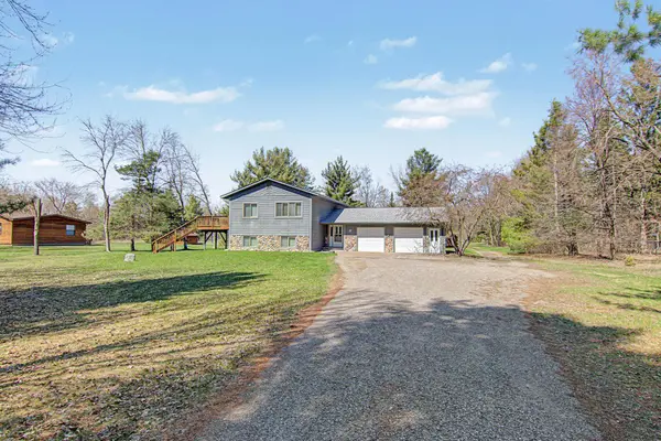 17 Lilac ST, Circle Pines, MN 55014