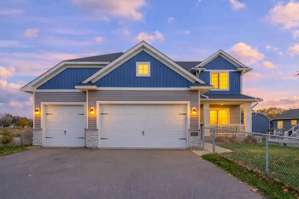17975 Evening LN, Lakeville, MN 55044