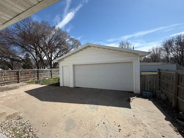 1644 8th AVE S, Fargo, ND 58103