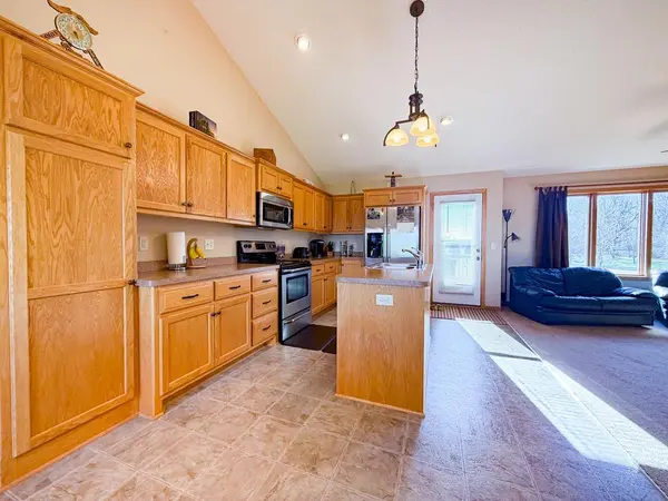 21480 Evergreen ST NW, Oak Grove, MN 55011