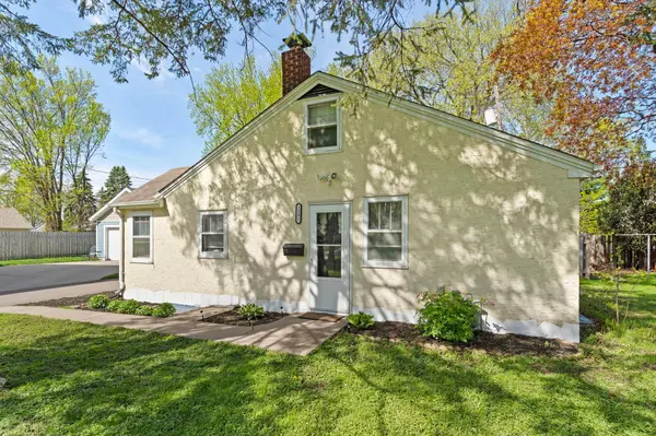 1291 Mackubin ST, Saint Paul, MN 55117