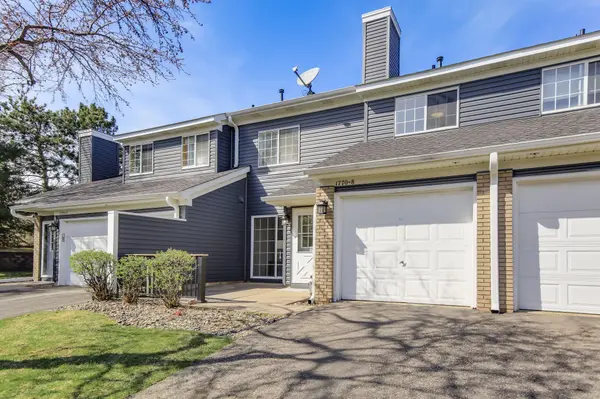 1770 Donegal DR #8, Woodbury, MN 55125