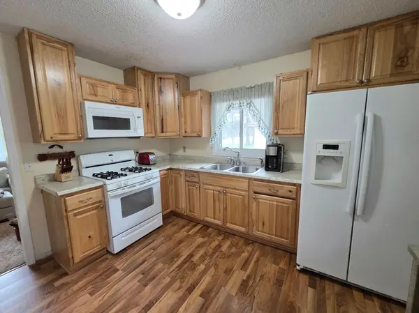 9152 Lexington AVE N, Circle Pines, MN 55014