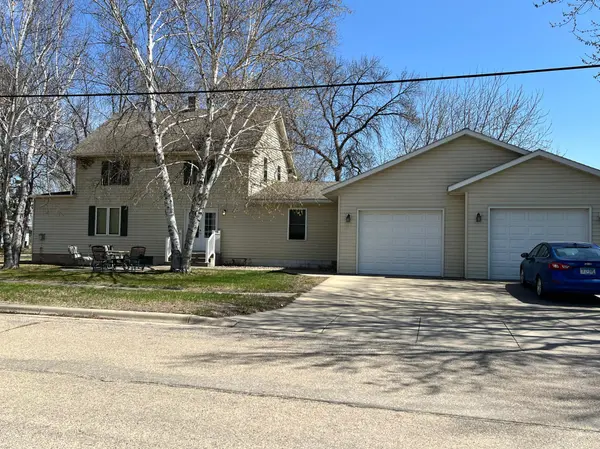 324 E Snelling AVE, Appleton, MN 56208