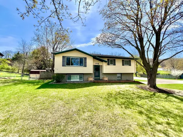3521 Graves DR, Red Wing, MN 55066