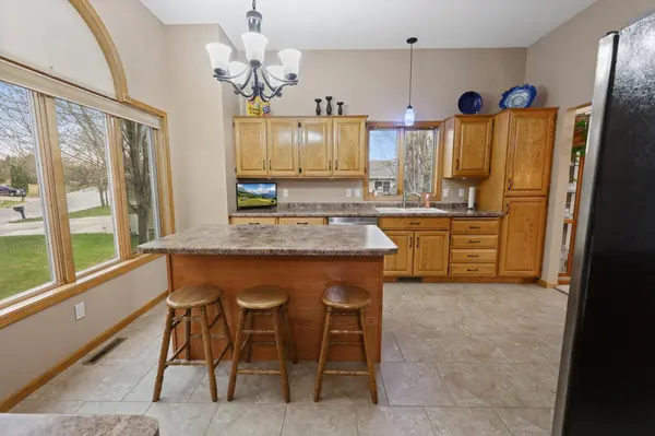1909 Prairie Hill RD, Saint Cloud, MN 56301