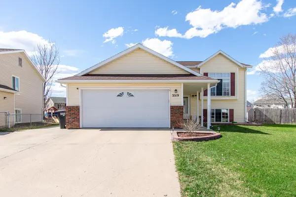 3519 30th ST S, Fargo, ND 58104