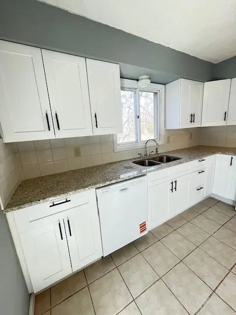 760 Larpenteur AVE E, Saint Paul, MN 55117