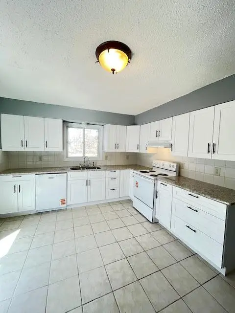760 Larpenteur AVE E, Saint Paul, MN 55117