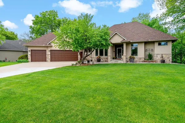 757 Stonebrooke DR, Shakopee, MN 55379