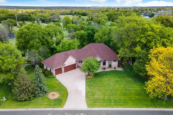 757 Stonebrooke DR, Shakopee, MN 55379