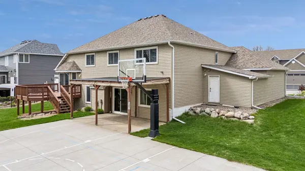 17377 80th PL N, Maple Grove, MN 55311