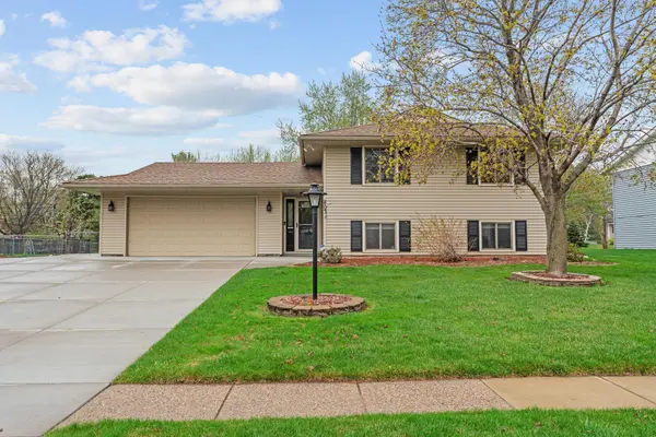 803 Newell DR, Apple Valley, MN 55124
