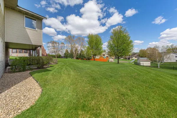 2505 Hulett CT, Faribault, MN 55021