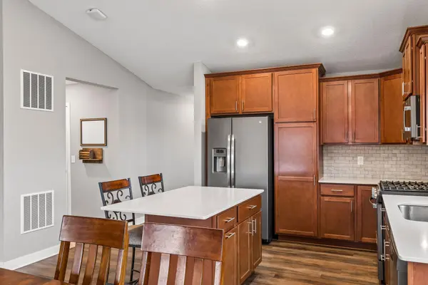 1418 Nutmeg CIR, Carver, MN 55315