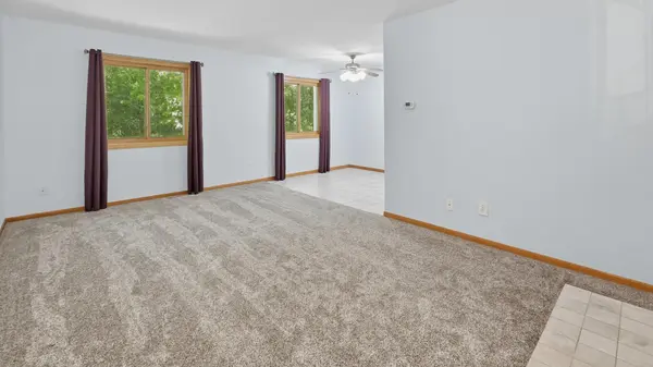 3214 Valley Ridge DR, Eagan, MN 55121