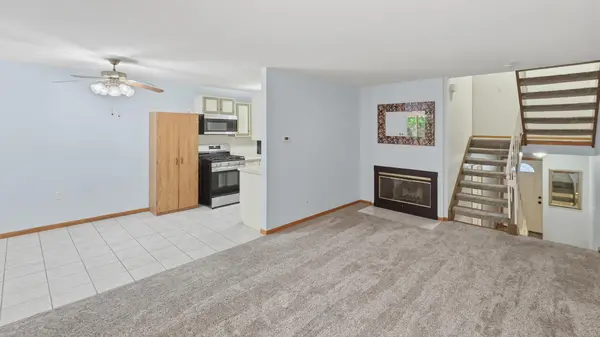 3214 Valley Ridge DR, Eagan, MN 55121