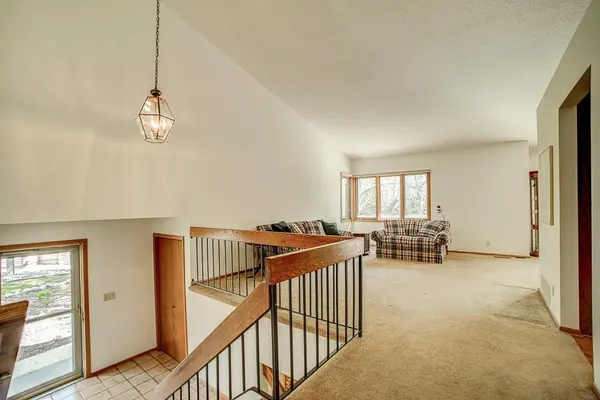 9222 Decatur AVE S, Bloomington, MN 55438