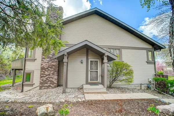 9222 Decatur AVE S, Bloomington, MN 55438
