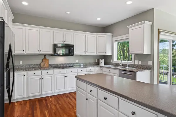 16225 49th PL N, Plymouth, MN 55446