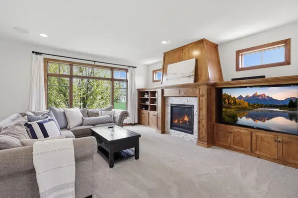 4435 Bluebell TRL S, Medina, MN 55340