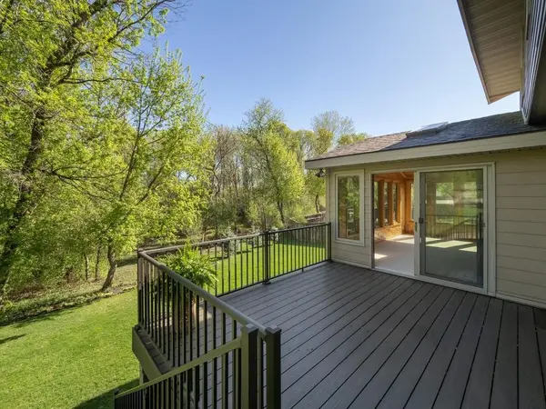 1404 Muir LN, Burnsville, MN 55337