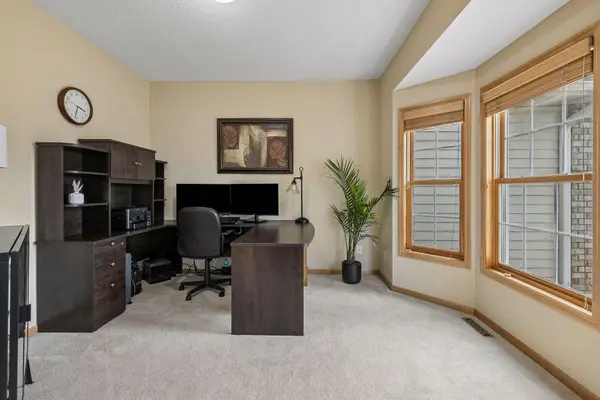 21296 Isotope TRL, Lakeville, MN 55044