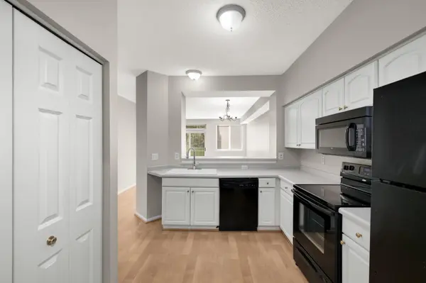 11707 Langford CIR, Burnsville, MN 55337