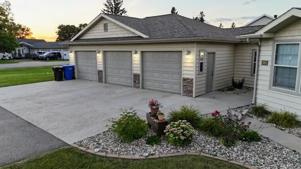 1994 Longview DR, Detroit Lakes, MN 56501