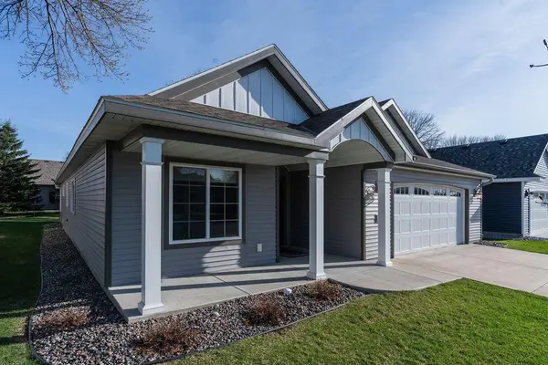 28 Waterford LN, Waite Park, MN 56387