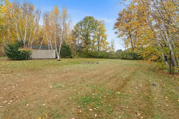 2697 Davis ST S, Cambridge, MN 55008