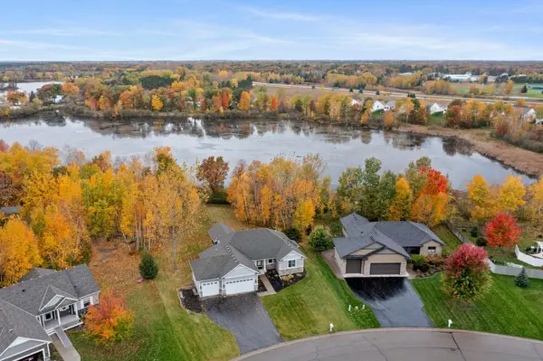 2697 Davis ST S, Cambridge, MN 55008