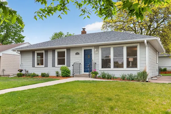 2043 Ramlow PL, Saint Paul, MN 55116