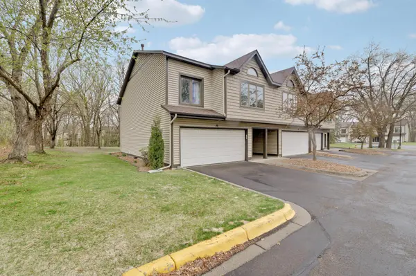 16 110th LN NW, Coon Rapids, MN 55448