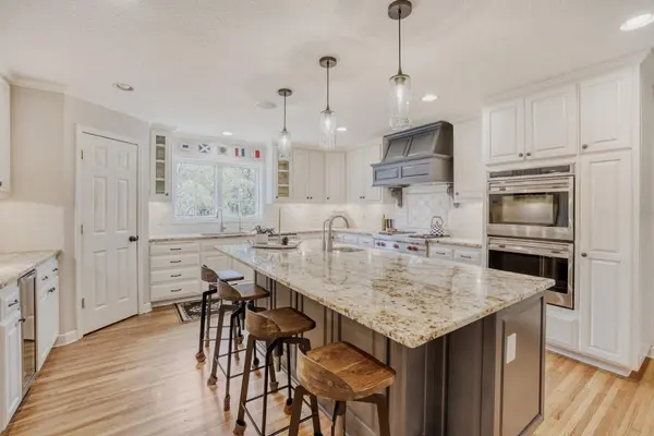 65 Interlachen LN, Excelsior, MN 55331