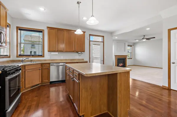 1788 Switchgrass CT, Shakopee, MN 55379