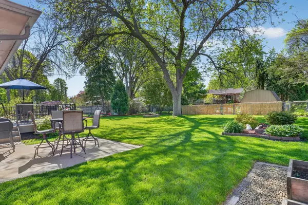 2046 Diffley RD, Eagan, MN 55122