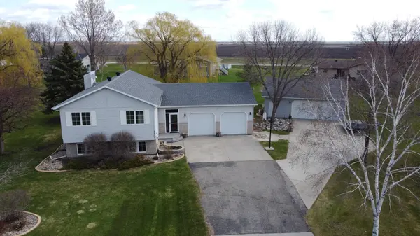 6212 13th ST N, Moorhead, MN 56560
