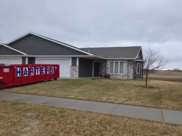 1053 Golf Vista DR NE, Byron, MN 55920
