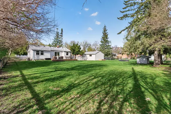 304 Lion LN, Shoreview, MN 55126