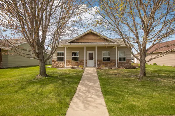 1731 Knottingham DR,  Sartell,  MN 56377
