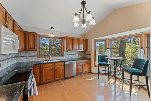 1407 Rebecca LN, Eagan, MN 55122