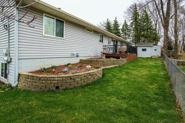 10715 15th AVE N, Plymouth, MN 55441