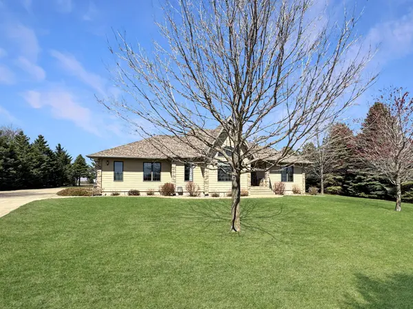 58 Valhalla RD, Slayton, MN 56172