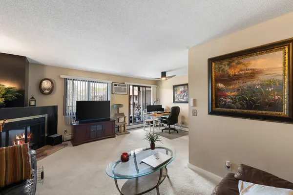 7601 W 101st ST #302, Bloomington, MN 55438