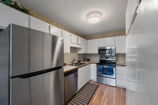 7601 W 101st ST #302, Bloomington, MN 55438
