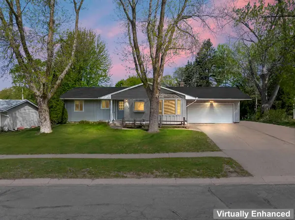 7229 Upper 139th ST W, Apple Valley, MN 55124